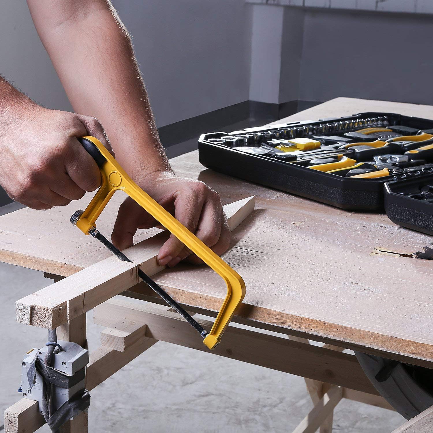 Chrome vanadium steel tools included in DEKOPRO kit